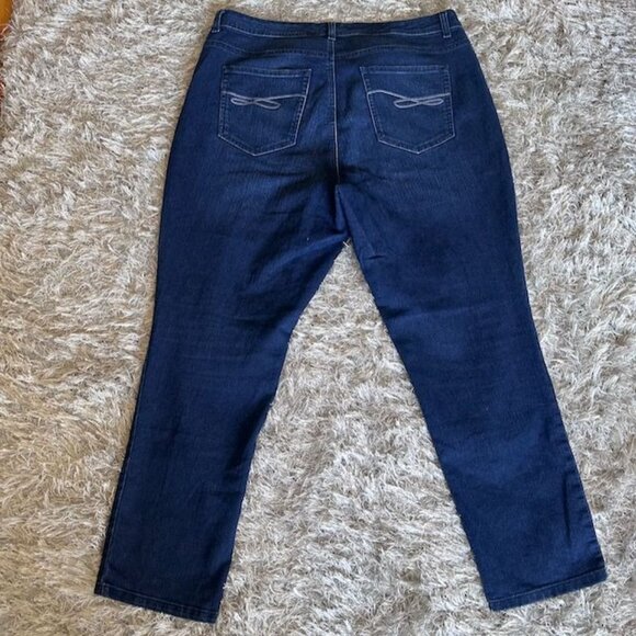 Style & Co Women's Slim Leg Jeans Size 18W Dark Wash  Stretchy Denim - Picture 2 of 6